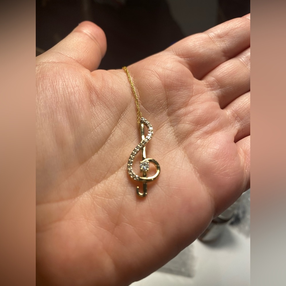 1Ct Round Cut Diamond G Treble Clef Musical Note Pendant 14K Yellow Gold Chain
